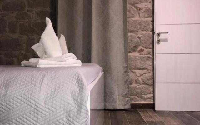 Elegant Residence Rooms