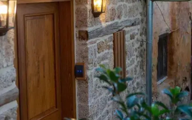 Blossom Rooms  Suite