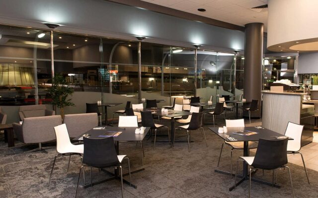 Adelaide Riviera Hotel