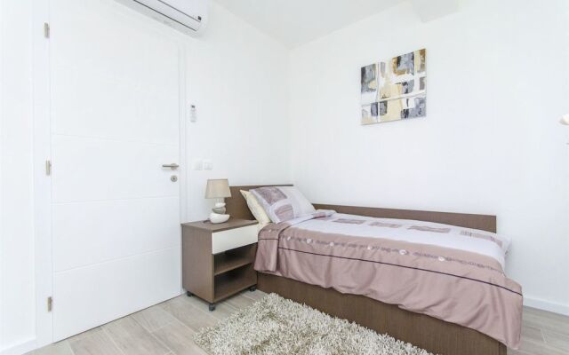 Apartments Villa V