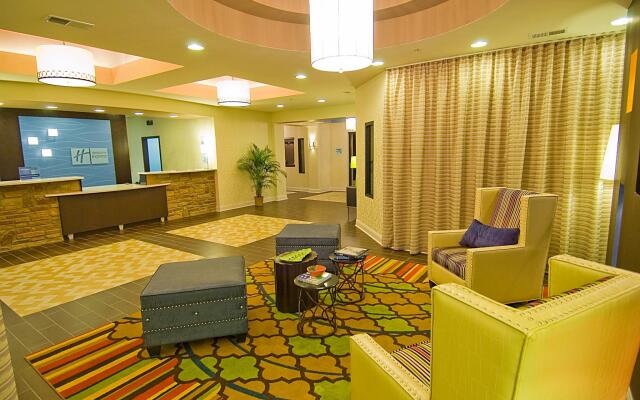 Holiday Inn Express Hotel & Suites Fulton, an IHG Hotel