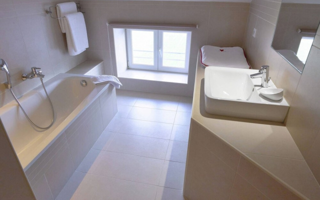Luxury Holiday Home in Mettet With an Indoor Swimming Pool and Sauna - фото 4