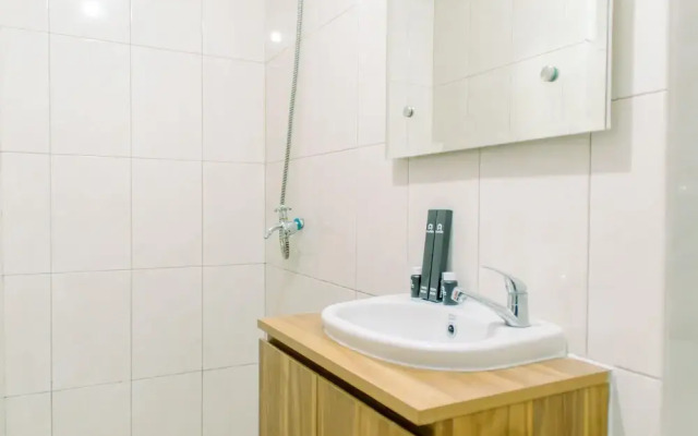Comfy Studio At Amazana Serpong Apartment