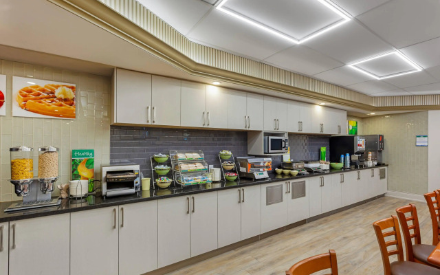 Quality Inn & Suites