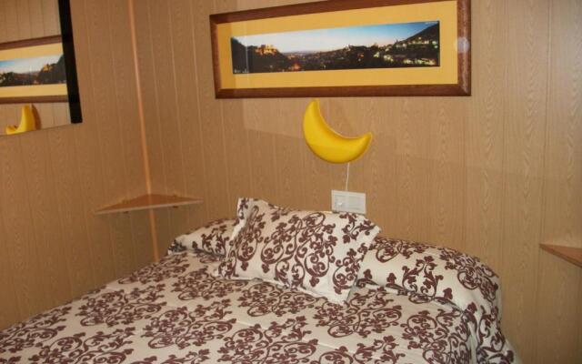 Hostal Moni Albayzin