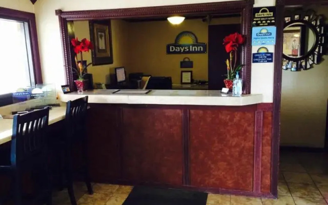 Days Inn By Wyndham Pratt