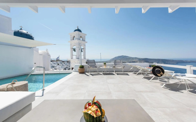 Aqua Luxury Suites