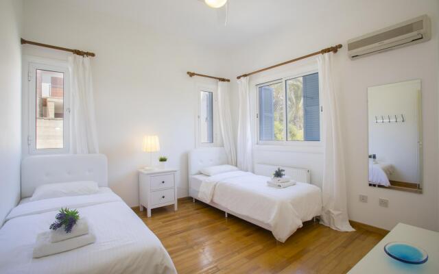 Mazeri in Protaras With 5 Bedrooms and 4 Bathrooms