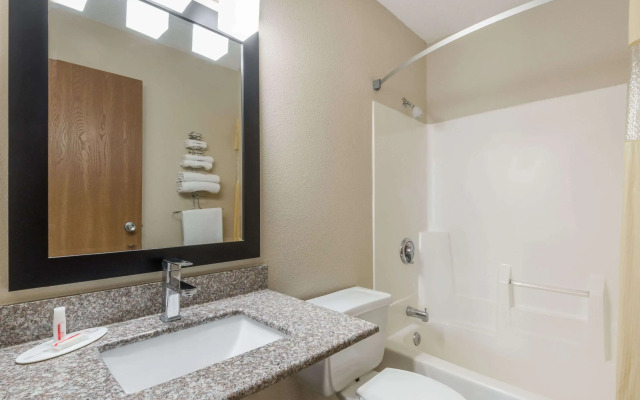 Days Inn by Wyndham Muncie -Ball State University