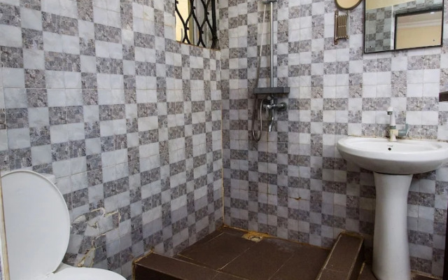 D'Tavern Apartment