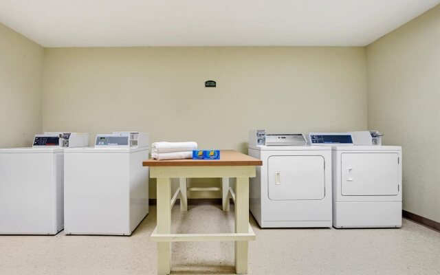 Spark by Hilton Wichita East