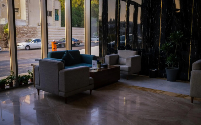 Mirnian Hotel
