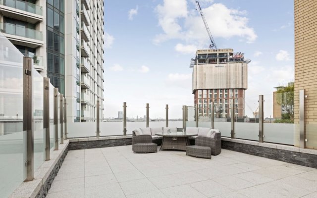 "Superb 2bed Flat W/stunning Rooftop Nr The City"