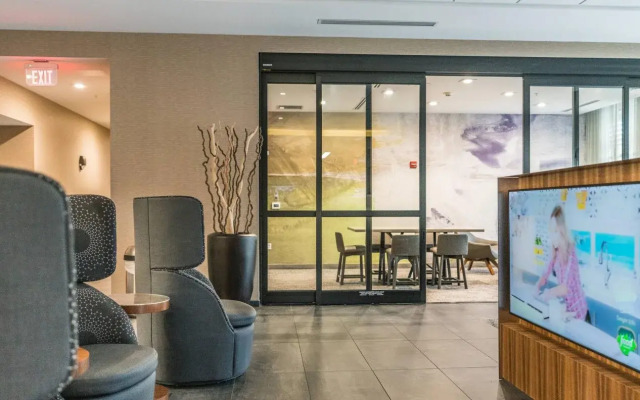 Courtyard by Marriott West Springfield