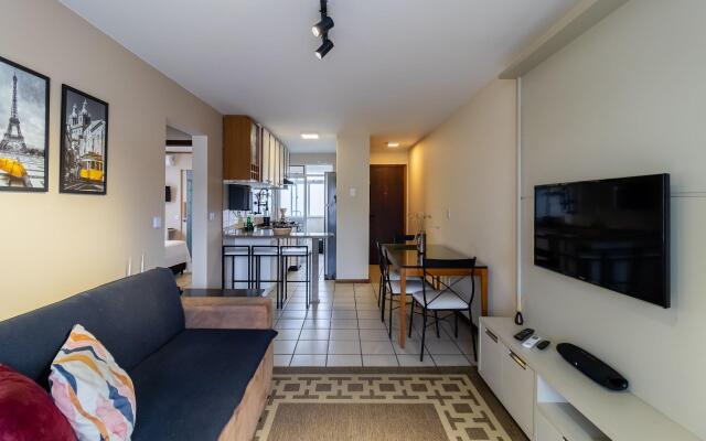 Lindo apto com churrasqueira a 100m do mar EAB0201