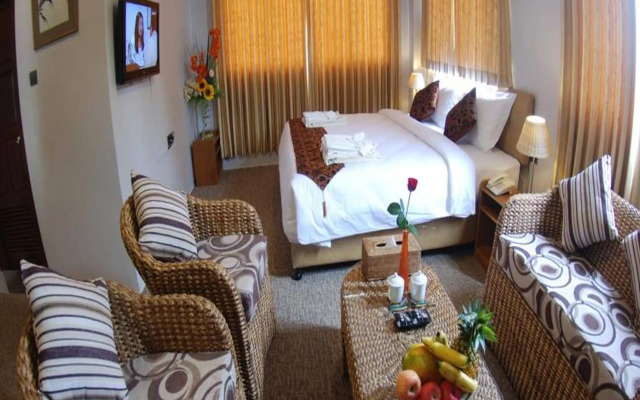 Holiday Hotel