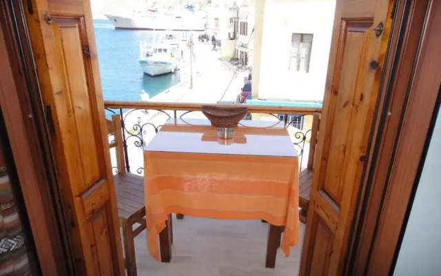 Captain's Suites