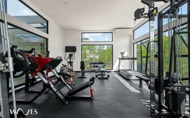 Spacious Loft W/garden View Pool + Jacuzzi GYM