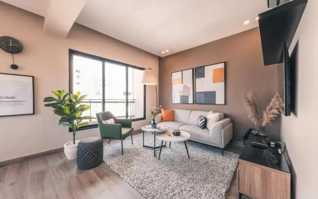 Fully Serviced Apartment at Regatta Living - 7B