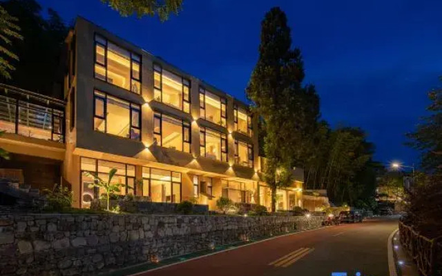 Zhangjiajie Wulingyuan Yuzhu Homestay