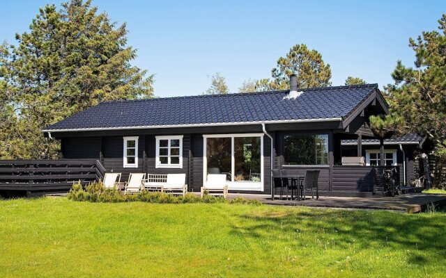 Peaceful Holiday Home in Højby Near the Beach