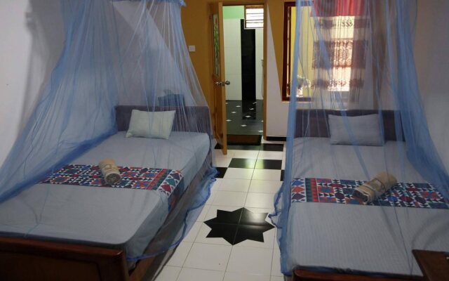 Leopard City Hostel