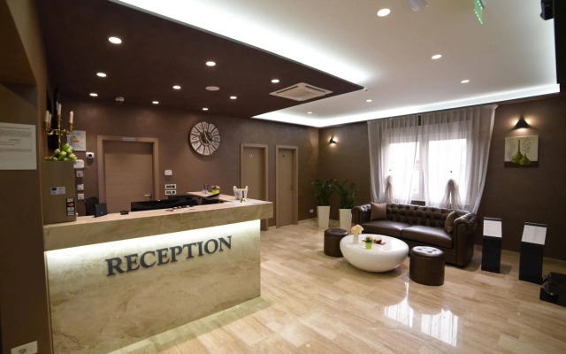 Royal Airport Hotel