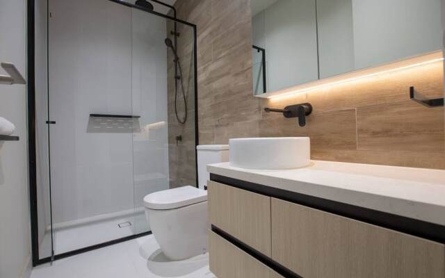 Designer Warm Home@mooneeponds+parking/wifi