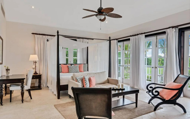 Sophisticated Villas With Private Pools and Staff
