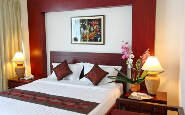 Sabaidee at Lao Hotel