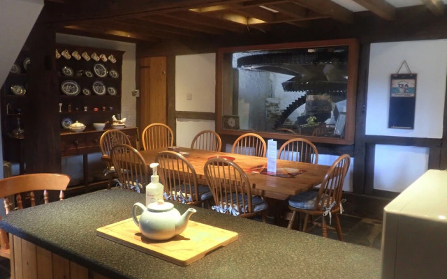 Beautiful 15th Century Watermill - Lovely Location