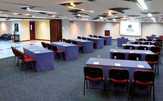 Отель Windsor House Inn By Geh Suites