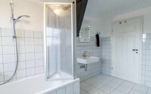 Manor House by the Lake in Klein Upahl