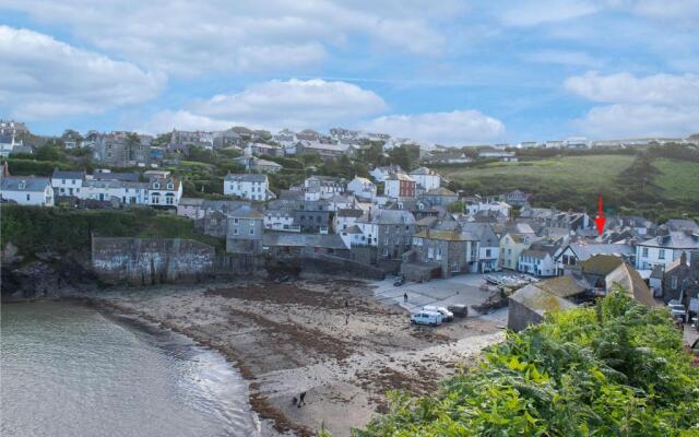 Lobster Cove, 50 yards from the sea