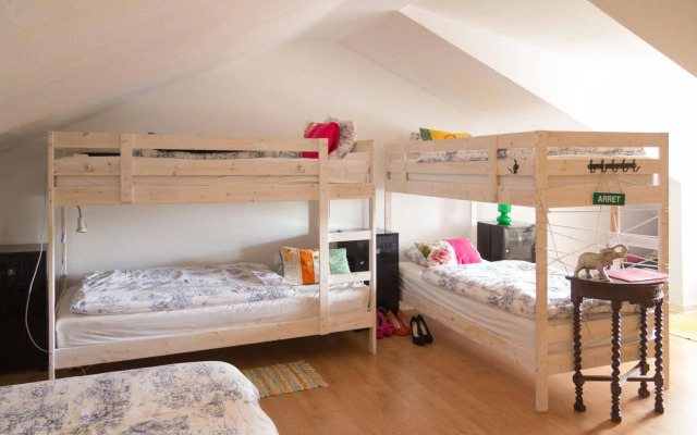 Ljmonade Hostel