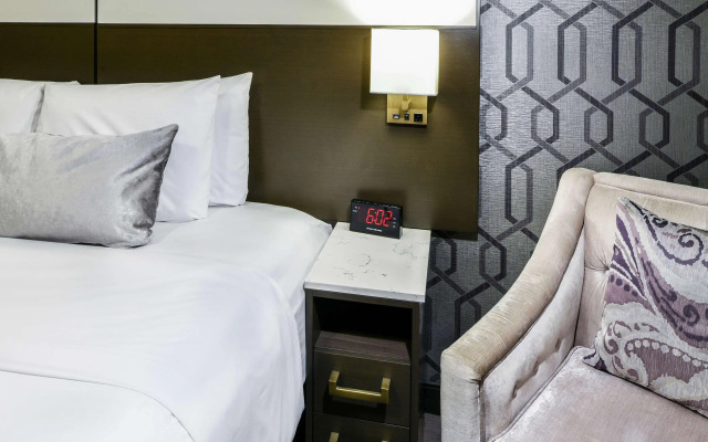 Sunset West Hotel, SureStay Collection by Best Western