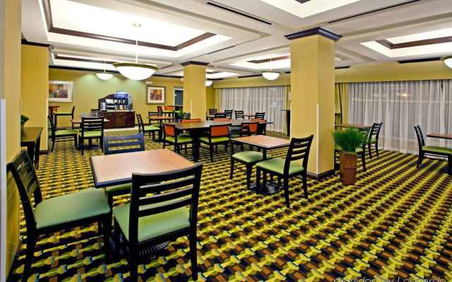 Holiday Inn Express Hotel & Suites Richwood-Cincinnati South by IHG