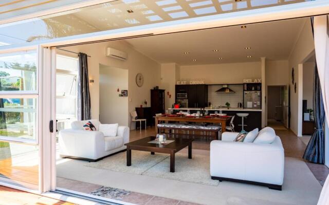 Magnifique - Mangawhai Holiday Home