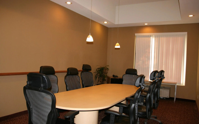Hampton Inn & Suites Bremerton