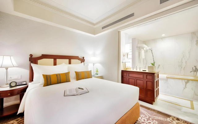 Apricot Hotel