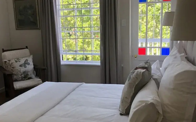 Sandown Lodge