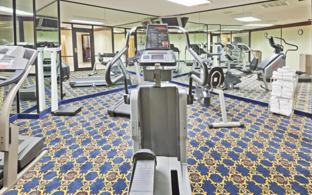 Days Inn & Suites By Wyndham Tahlequah