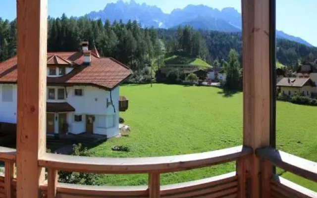 Garni - Hotel Am Burghuegel