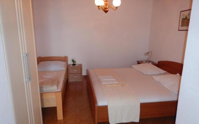 Apartments Kapetan Jure