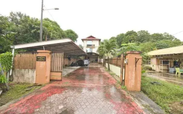 OYO 90915 Ilham Villa