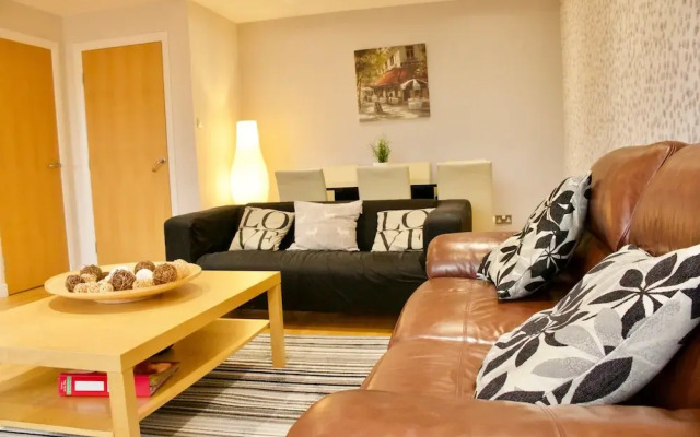 3 Bedroom Duplex Apartment In Edinburgh