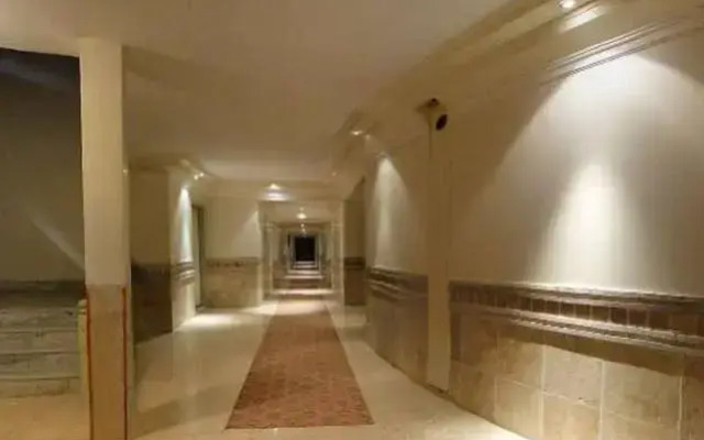 Hotel Piroozy