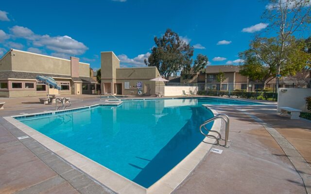 Love Bug - 2 Br Condo