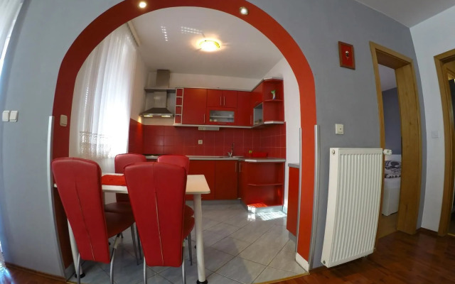 Apartments and Rooms Rea