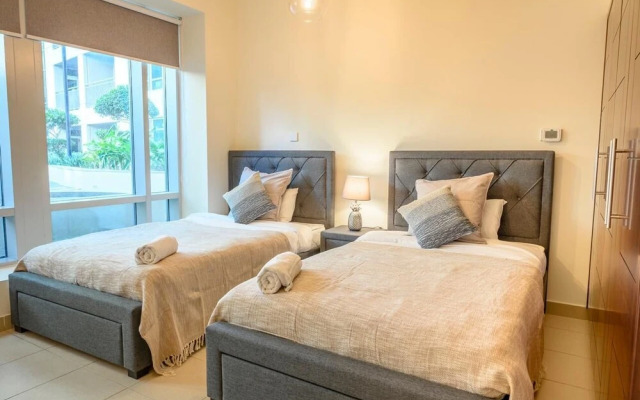SuperHost- Serene 2 Bedroom Apartment Downtown Dubai